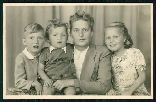 12x Echt Foto u. AK - Mädchen Jungs Mutter mit Kinder ..... - 1920-50