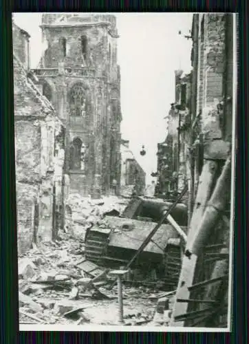 Archiv Foto nach 1945 Panzer Tank St. Kathedrale Église Saint-Germain Argentan
