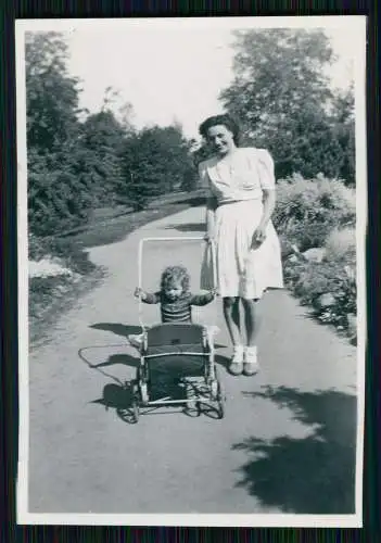 7x Foto - Aarhus Dänemark - Junge Dame mit Kind im Park - Wehrmacht Soldat