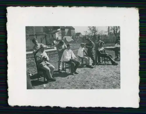 6x Soldaten Wehrmacht Truppenfriseur im Feld und Kaserne Stahlhelm-Haarschnitt ?