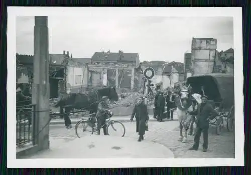 11x Foto Wehrmacht Soldaten Vormarsch Frankreich - Kriegszerstörungen ...1940-41