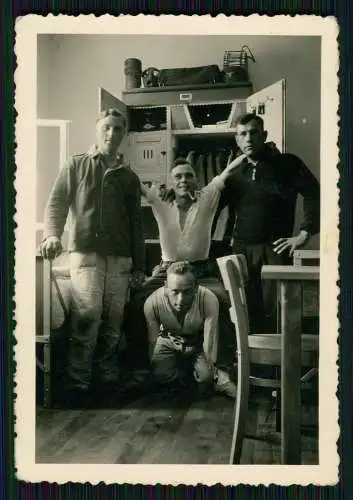 2x Foto Soldaten Wehrmacht Regiment Münster Westfalen 16er - Kaserne Spind Stube