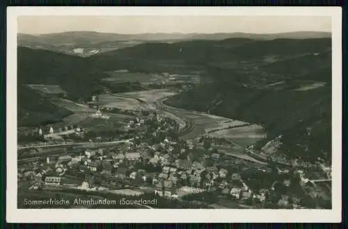 Foto AK - Altenhundem Lennestadt Sauerland - Luftbild Ort mit Bahnhof und Häuser