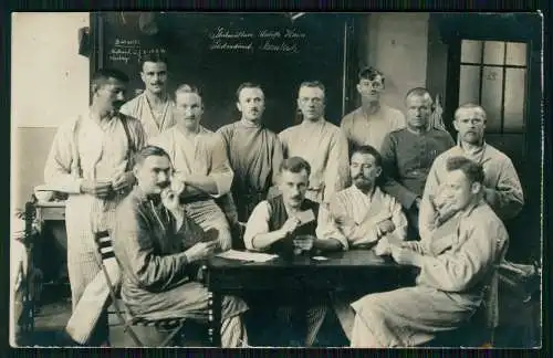 Echt Foto AK 1. WK - Soldaten auf Stube Kartenspielen - Antwerpen 1918