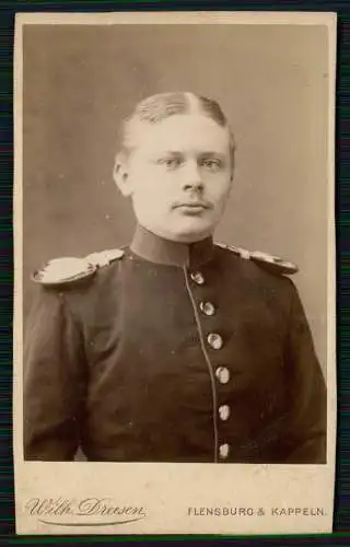 CDV Foto Soldat Epauletten - Photograph Wilh. Dreesen Flensburg - Kiel - Kappeln
