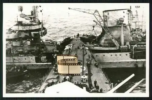 Foto AK - Schwerer Kreuzer Prinz Eugen - Kreuzer Leipzig gerammt Gotenhafen 1944
