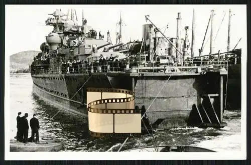 Foto AK - Schwerer Kreuzer Prinz Eugen - Hecktreffer Heckschaden am Schiff