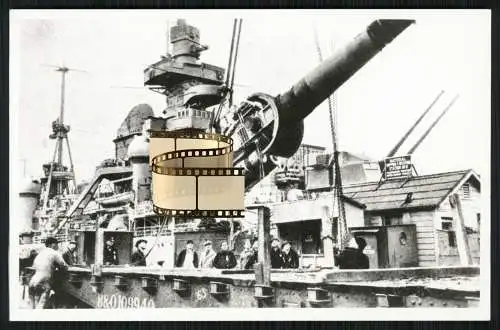Foto AK - Schwerer Kreuzer Prinz Eugen - Demontage in den USA