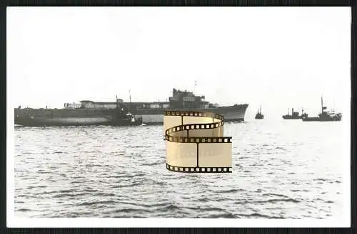 Foto AK Panzerschiff Deutschland Kreuzer Lützow - auf der Newabucht Ostsee 1939