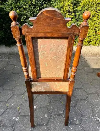 Orig. Tisch Gründerzeit ca. 1880 und 2x dazugehöriger Muschel-Stuhl gleiche Zeit