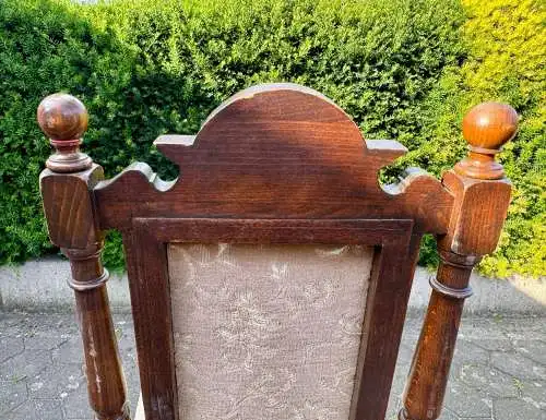 Orig. Tisch Gründerzeit ca. 1880 und 2x dazugehöriger Muschel-Stuhl gleiche Zeit