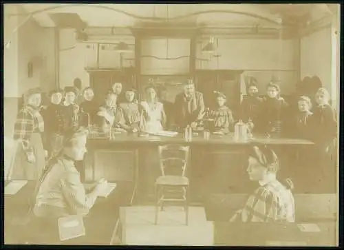2x Großes Foto 24x17cm - Mädchen Schule Lehrer Damen Chemie 1905 - Info Rücks.