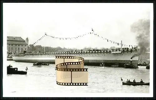 Foto AK - Panzerschiff Deutschland Stapellauf 1931 Kiel - Deutsches Kriegsschiff