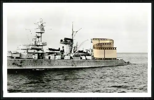 Foto AK- Panzerschiff Kreuzer Deutschland bzw. Lützow -Hecktreffer Kriegsmarine