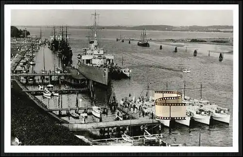 Foto AK - Schnellboot - S-Boote Flottille an der Pier - Reichs- und Kriegsmarine