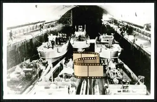 Foto AK - Schnellboot - S-Boote im Bunker Shelter - Reichs- und Kriegsmarine
