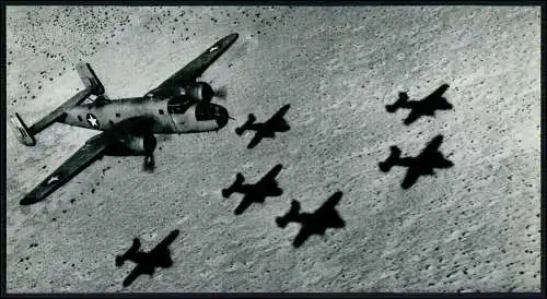 4x Foto 23x12cm - aus Album Klebereste Rückseite - Flugzeug Aircraft Alliierte