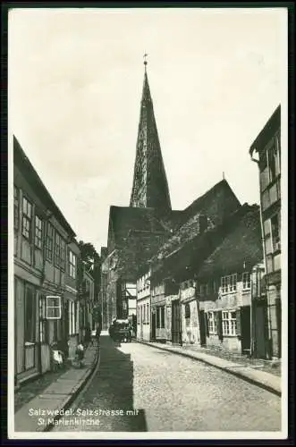 Foto AK - Salzwedel in der Altmark - Salzstraße mit St. Marienkirche - 1937 gel.