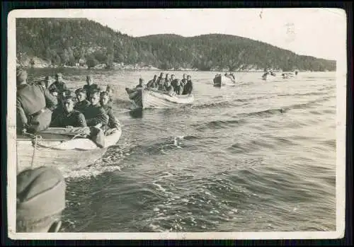 2x Foto - Soldaten Wehrmacht in Norwegen - Einsatz im Schlauchboot auch andere