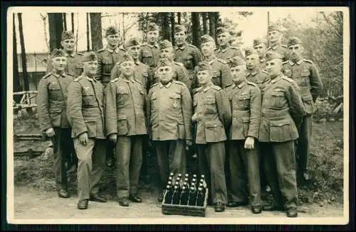 4x Foto AK - Soldaten Wehrmacht - Gruppe Kiste Bier und andere