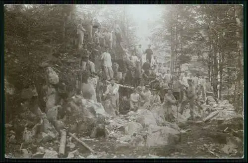 Foto AK 1. WK - Soldaten Arbeit Steinbruch im Elsass Frankreich Rgt. 123 - gel.