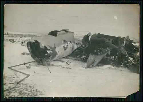 Foto - Flugzeug Aircraft - Russland Bruch - deutsche Soldaten am Flugzeug