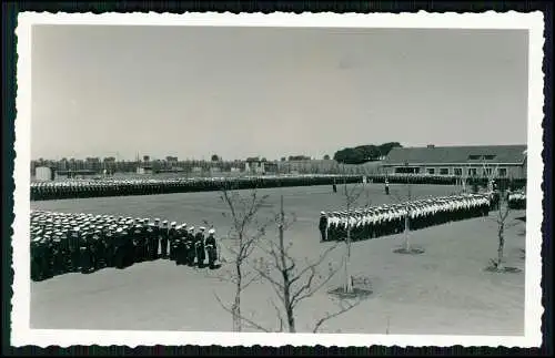 Echt Foto AK - Kriegsmarine Kaserne - 11 S. ST. A. Stralsund ? - Großer Platz