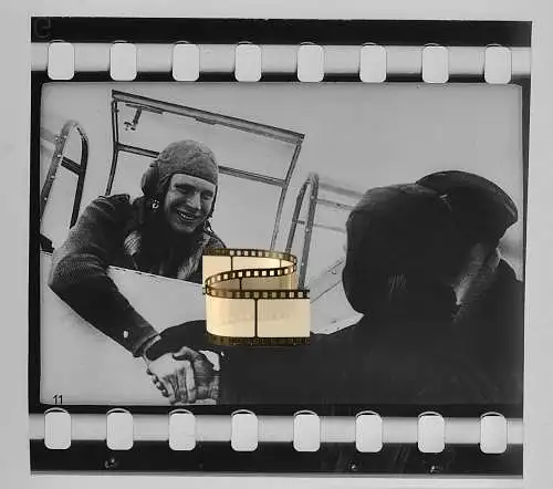 Original Dia 4 x 3,5 cm vor 1945 - Flugzeug Aircraft - Flugzeugführer im Cockpit