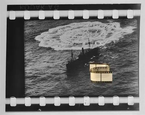 Original Dia 4 x 3,5 cm vor 1945 - Schiff - Unterwasserexplosion Weltkrieg Bombe