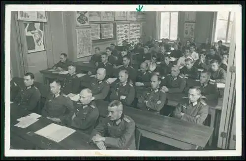 Foto AK 3x Soldaten Norwegen Ausbildung Unterricht Kaserne Info Rückseite 1941