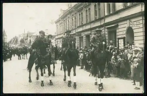 Foto AK - Fest Straßenansicht - Reiter Pferde - Sokolov Falkenau Eger Karlsbad ?