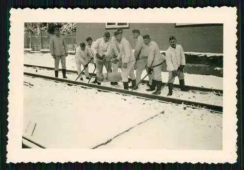 5x Foto Soldaten Wehrmacht Bautrupp Bahnschienen verlegen Winter Bahnhof 1941
