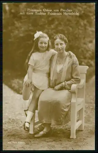 Prinzessin Oskar von Preußen mit ihrer Tochter Prinzessin Herzeleide - 1928 gel.