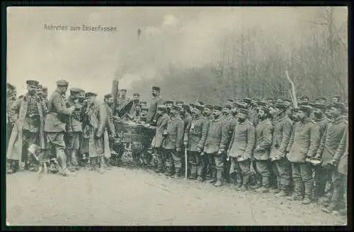 AK 1. WK - antreten zum Essenfassen - Soldaten an der Gulaschkanone 1917