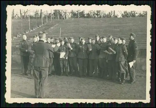 Foto 5x Soldaten Musiker Gesangabteilung im Stadion Kassel in Hessen 1941  