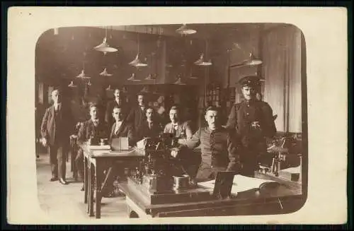 6x Foto AK 1.WK - Soldaten in Uniform - in der Fabrik u. daheim zuhause  1914-18