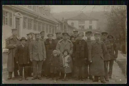 6x Foto AK 1.WK - Soldaten in Uniform - in der Fabrik u. daheim zuhause  1914-18