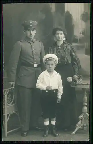 6x Foto AK 1.WK - Soldaten in Uniform - in der Fabrik u. daheim zuhause  1914-18