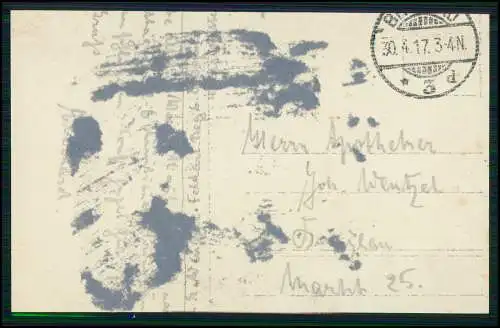 Foto AK 1. WK - Soldat Uniform im Atelier - Erinnerung an den Welt-Krieg 1914-17