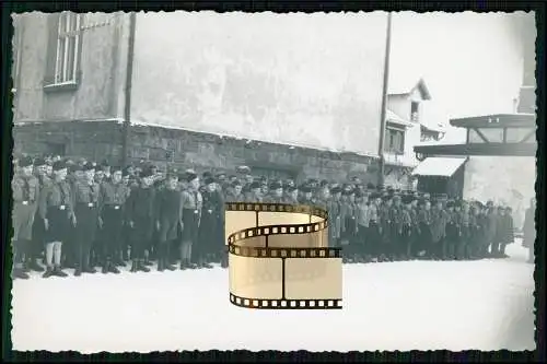Echt Foto AK 14 x 9 cm - St. Georgen Schwarzwald -Winter Gruppe Jungs kurze Hose