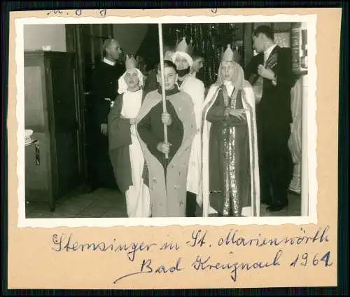 2x Foto - Sternsinger mit Priester - in St. Marienwörth Bad Kreuznach 1961