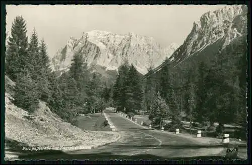 Foto AK  Alpenpass Fernpassstraße Zugspitze im Hintergrund Tiroler Alpen Reutte