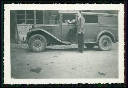 Foto - Auto PKW Oldtimer Škoda 422 oder 430 Viertakt-Ottomotor - Tschechien 1932