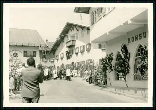 3x Foto 13x9cm - Prozession Dorf Bayern - Gebäude Aufschrift Fremdenheim Angerer