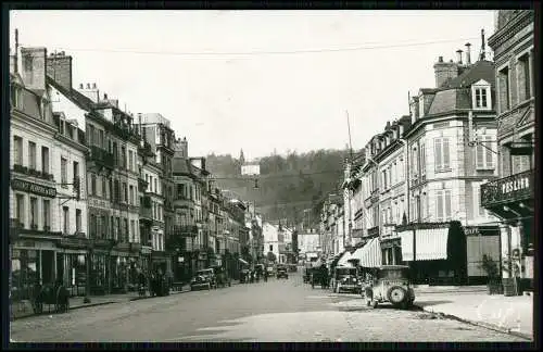 Echt Foto AK Rue de la République in Pont-Audemer Geschäfte Autos Pferdekutschen