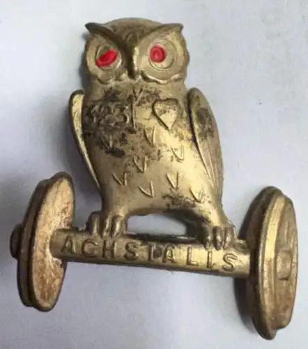 Orig. alter Pin Anstecknadel Abzeichen Achsialis 323 Vogel Eule Uhu