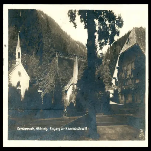 Foto AK Breitnau Schwarzwald St. Laurentius Kapelle mit Gasthaus Hofgut Sternen