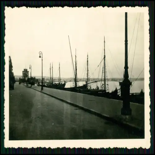 2x Orig. Foto und 8x Repro - Soldaten Wehrmacht - Hafenstadt Thessaloniki Greece