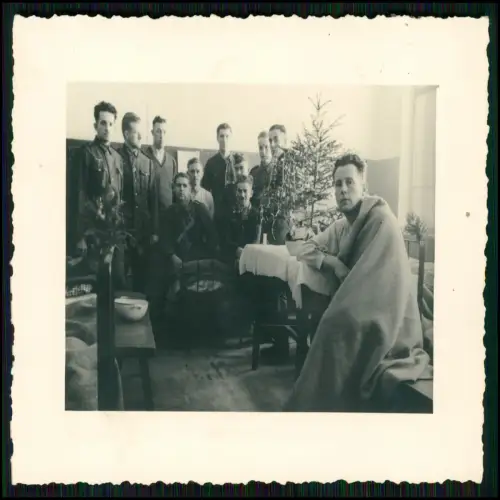 4x Foto - Soldaten Kriegsweihnachten Weihnachtsfeier 1941 - Kaserne Unterkunft