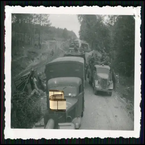 Foto - Wehrmacht Kolonne - LKW Militärfahrzeuge Lastwagen - auf Fahrt in Polen